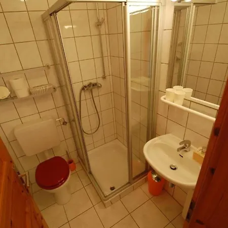 Holiday home Schoenes In Rothhelmshausen Mit Garten, Terrasse Und Grill