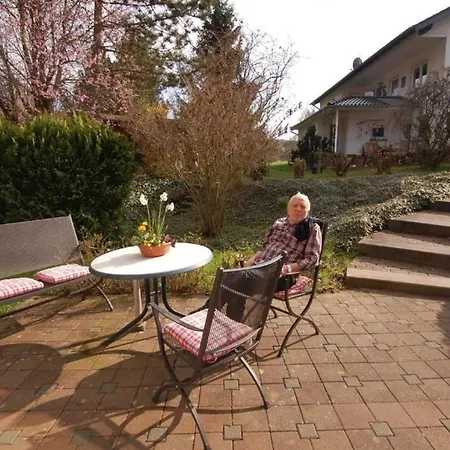 Holiday home Schoenes In Rothhelmshausen Mit Garten, Terrasse Und Grill *