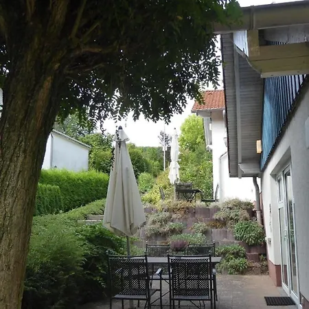 Schoenes In Rothhelmshausen Mit Garten, Terrasse Und Grill