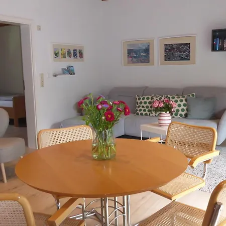 Schoenes In Rothhelmshausen Mit Garten, Terrasse Und Grill *